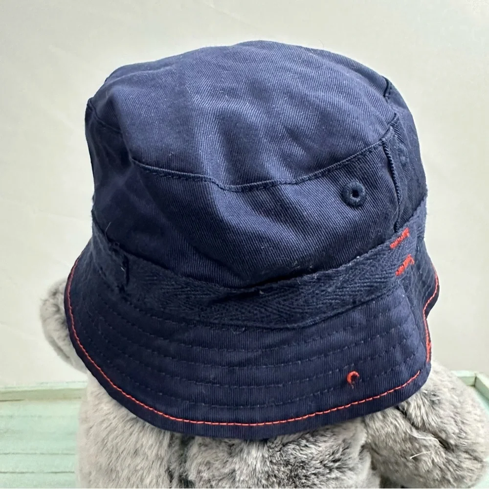 CARTER'S kid's bucket hat in navy with red crab - size 3-9 months